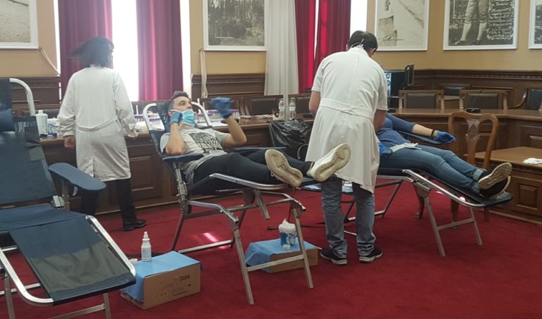 Σέρρες: Ξεπέρασε κάθε προσδοκία η προσέλευση αιμοδοτών χθες στο Διοικητήριο
