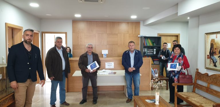 Δήμος Κισσάμου: Παραδόθηκαν τα tablets στους Δ/ντές των σχολείων