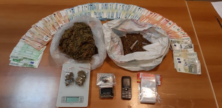 Ηράκλειο: Κατασχέθηκαν πάνω από 400 γρ. κάνναβης, ποσότητα κοκαΐνης και…  7.340 ευρώ