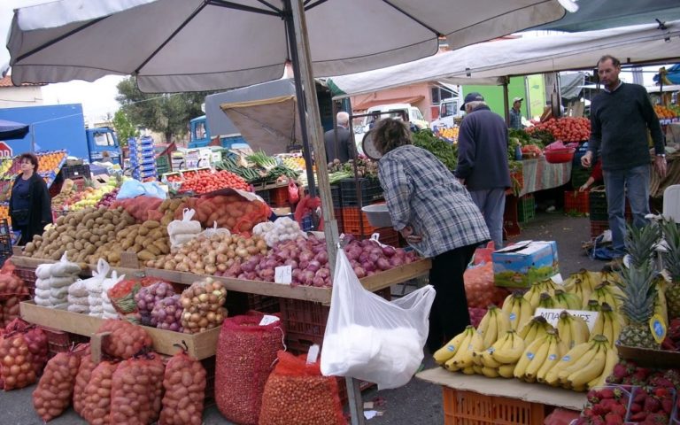 Στα δύο χωρίζονται οι λαϊκές αγορές για την αποφυγή συγχρωτισμού