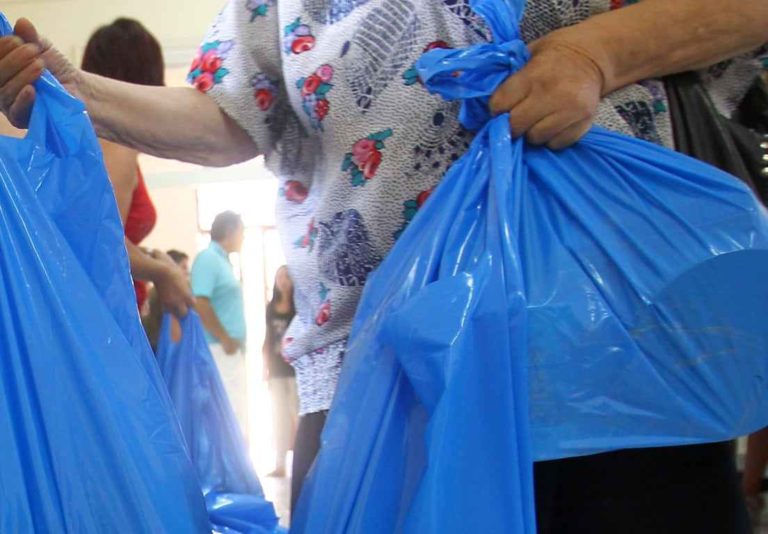 Κατ’ οίκον διανομή τροφίμων από τον Δήμο Ηρακλείου