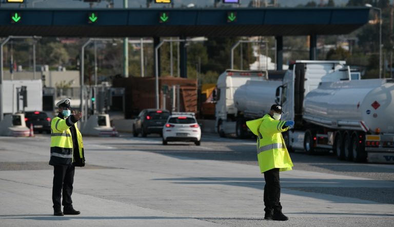 Επιχείρηση της ΕΛ.ΑΣ. για “Πάσχα στο σπίτι”-Διπλασιάζονται τα πρόστιμα (video)