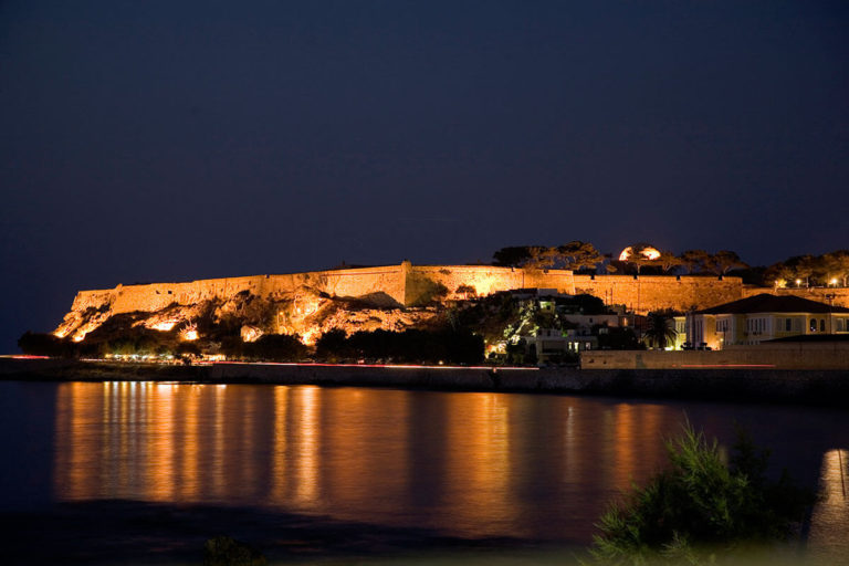 Άμεσα ξεκινά η τοποθέτηση φωτισμού περιμετρικά του Φρουρίου της Φορτέτζας