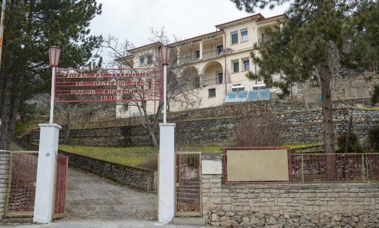 Είδη προσωπικής υγιεινής στο Γηροκομείο Καστοριάς από την Π.Ε.