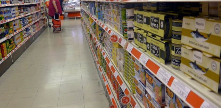 Από τις 10.00 το πρωί μέχρι τις 8.00 το βράδυ ανοικτά τα καταστήματα τροφίμων την Κυριακή των Βαΐων