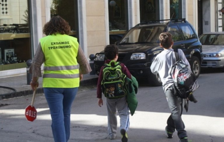 Λύση για τους σχολικούς τροχονόμους ζητά ο δήμαρχος Ελασσόνας από το ΥΠ.ΕΣ.