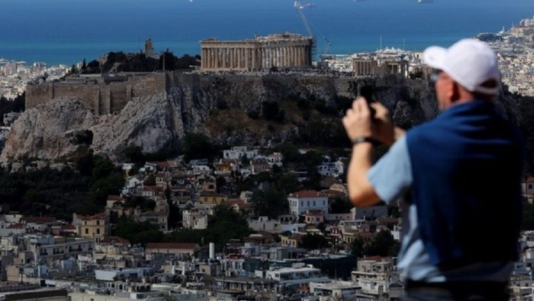 Καθίζηση στην αγορά Airbnb και στην Ελλάδα-Πανευρωπαϊκές ανησυχίες για τον τουρισμό