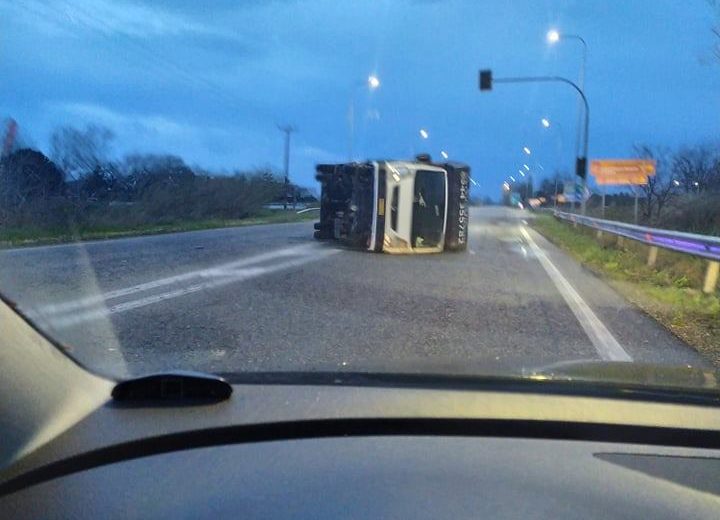Τραυματισμένος απεγκλωβίστηκε άνδρας ύστερα  από εκτροπή οχήματος στην Άρτα