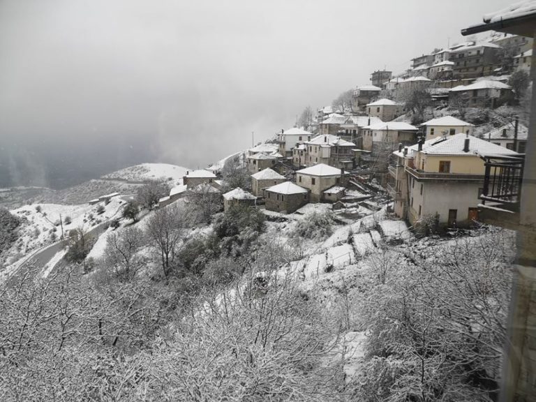 Στα λευκά Λιβάδι και Κοκκινοπηλός Ολύμπου