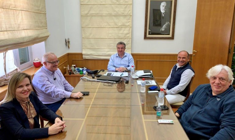 Συνάντηση εργασίας για την πανδημία και τον τουρισμό στην Κρήτη