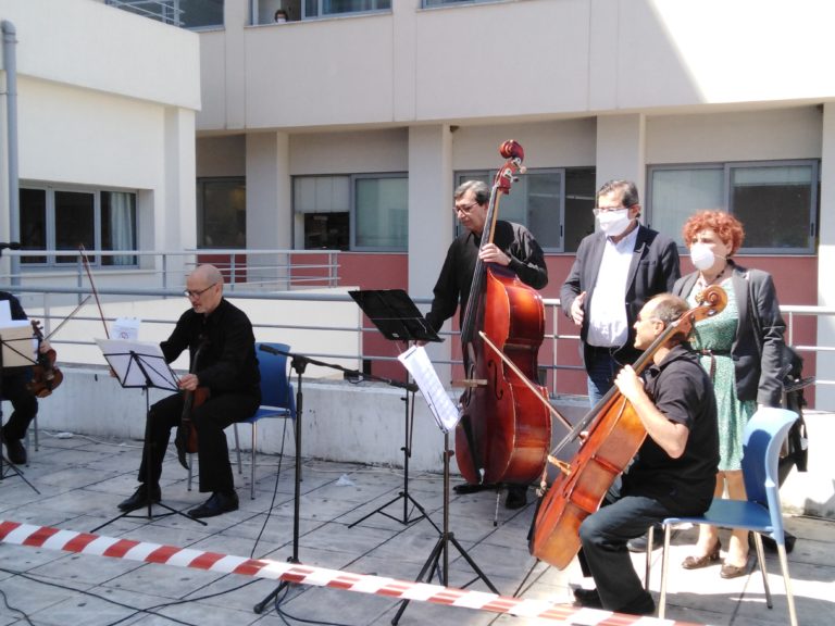 Ένα μουσικό ευχαριστώ από το Δήμο Πατρέων στους εργαζόμενους στα νοσοκομεία.
