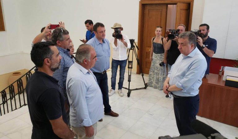 Αρναουτάκης: Στηρίζουμε τα αιτήματα των εργαζομένων στον κλάδο του τουρισμού