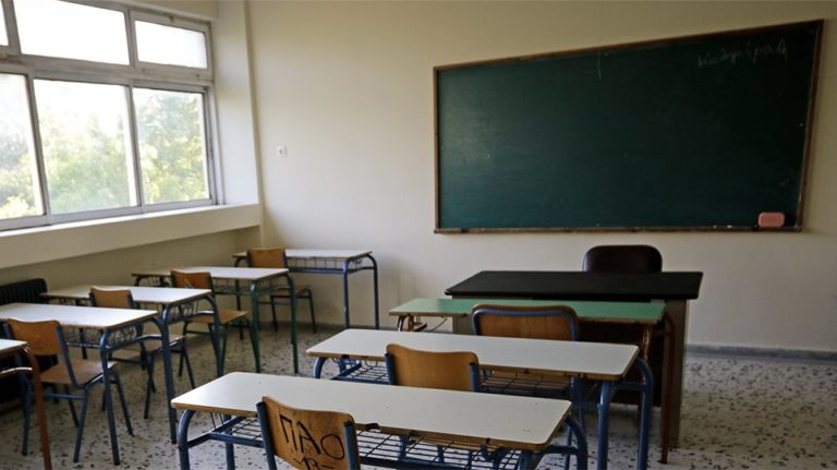 Από τις 6 Μαΐου επιστρέφουν οι καθηγητές σε γυμνάσια και λύκεια