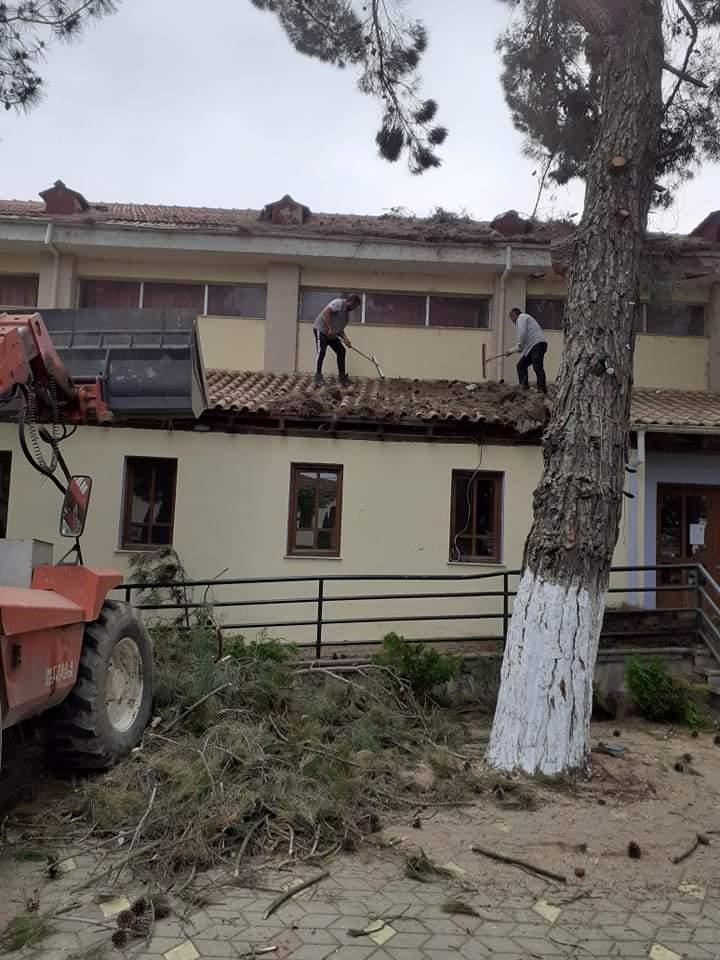 Εργασίες καθαρισμού εξωτερικών χώρων στο Δήμο Αμυνταίου