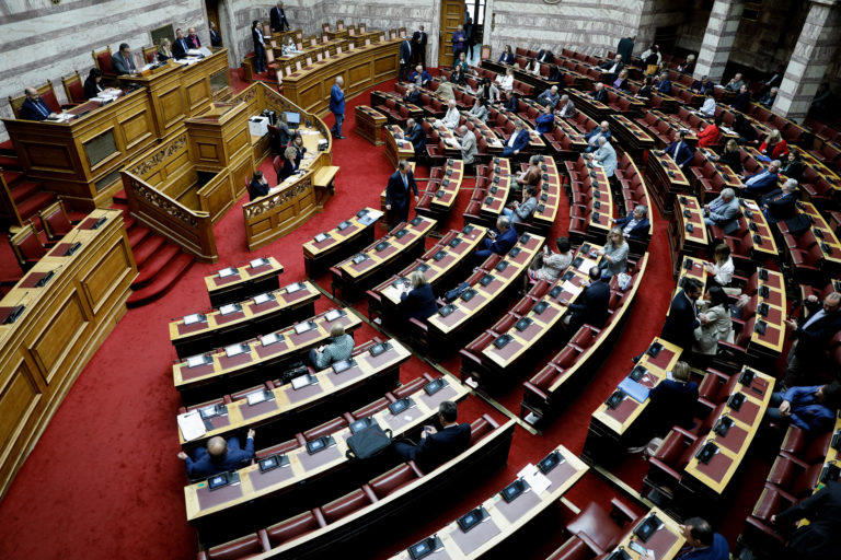 Βουλή: “Όχι” Ολομέλειας στην άρση ασυλίας 54 βουλευτών του ΣΥΡΙΖΑ για τη Συμφωνία των Πρεσπών
