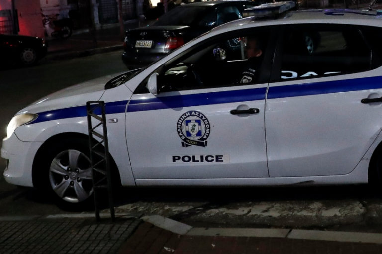 Τρεις συλλήψεις για κλοπή και όπλα