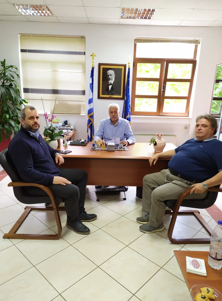 Συνάντηση στον Δήμο Αποκορώνου για τη στήριξη των επιχειρήσεων