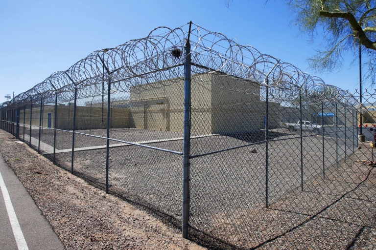 ΗΠΑ: Πρώτος θάνατος μετανάστη σε κέντρο κράτησης εξαιτίας της Covid-19
