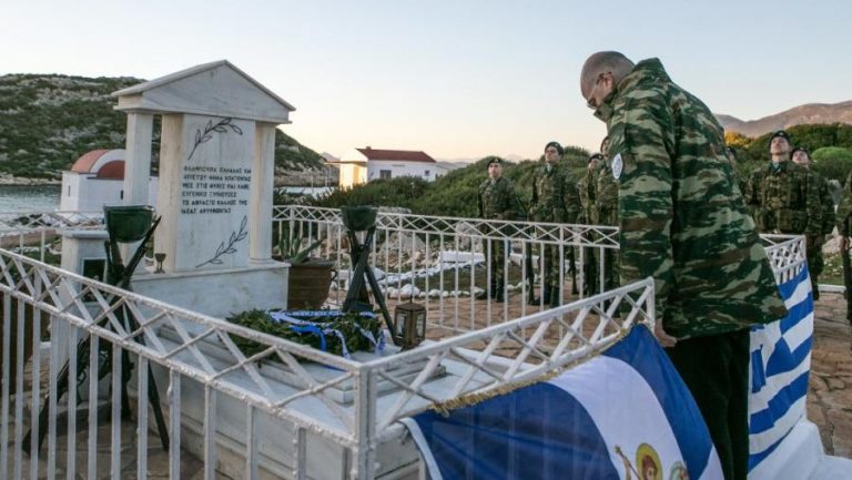 Δένδιας: Είχα την τιμή να καταθέσω στεφάνι στη Ρω, στο μνήμα μιας μεγάλης Ελληνίδας