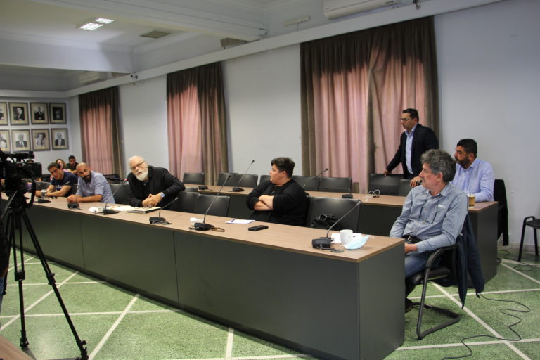 Συνάντηση Δημάρχου με θεσμικούς φορείς επιχειρηματιών του Δήμου Χανίων
