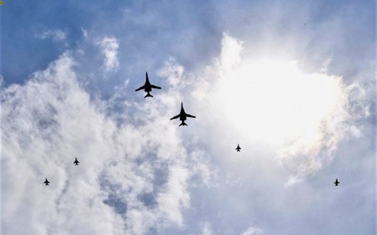 Β. Μακεδονία: Αμερικανικά και ελληνικά αεροσκάφη χαιρέτισαν την ένταξη της χώρας στο ΝΑΤΟ