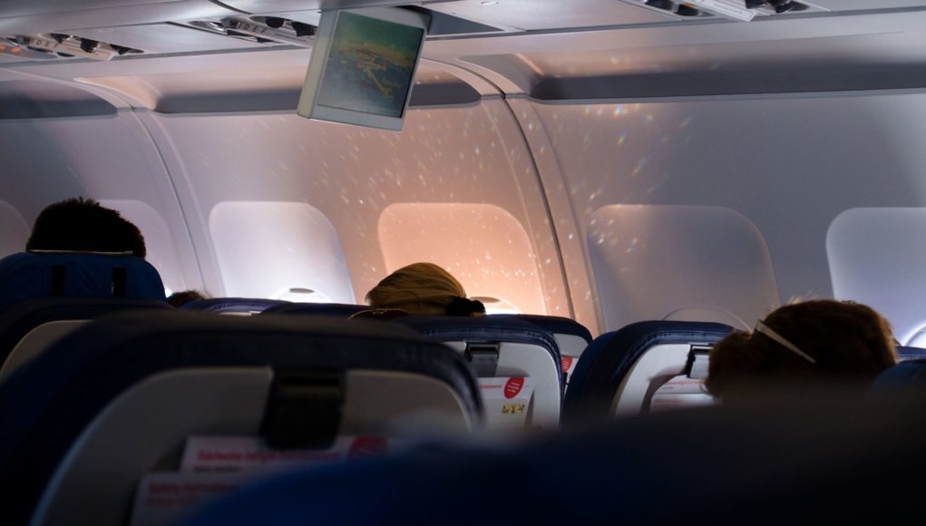 Ελάχιστος ο κίνδυνος μετάδοσης μεταδοτικής νόσου σε αεροσκάφος, σύμφωνα με τον ΠΟΥ
