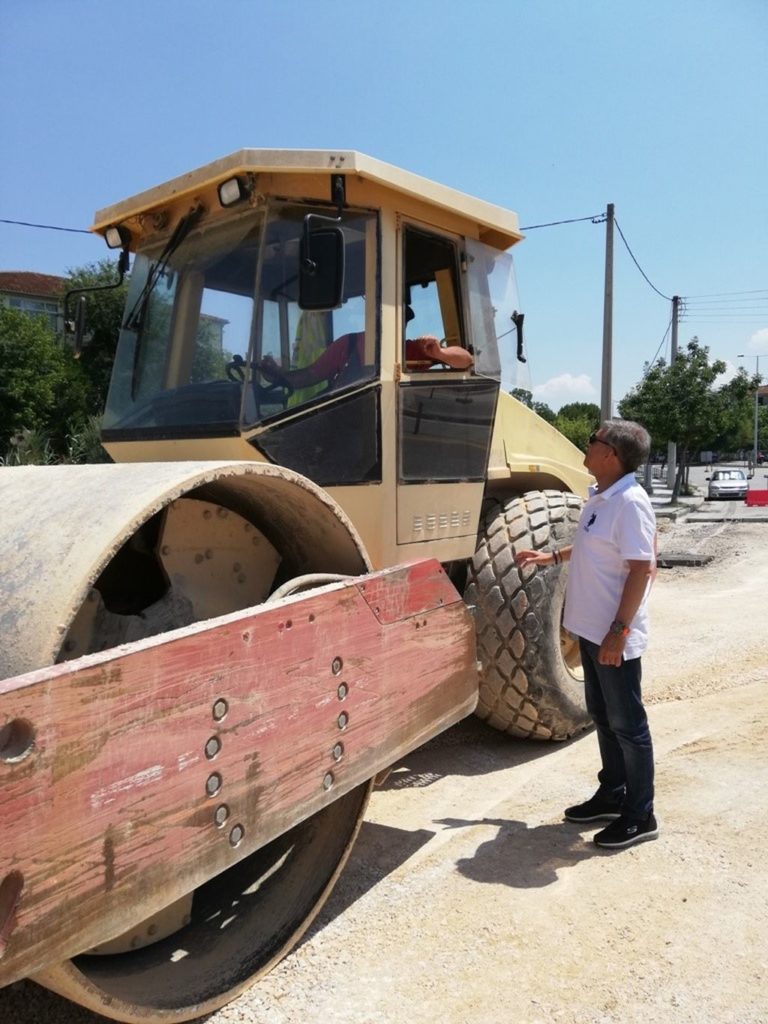 Παρεμβάσεις στον δρόμο που συνδέει τους Αγίους Αναργύρους με τον δρόμο Λάρισας – Καρδίτσας