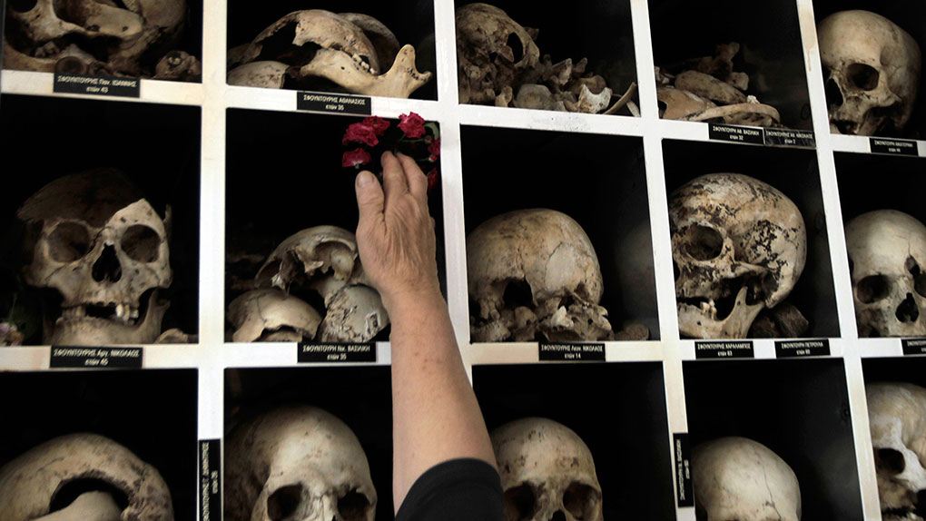 Συγκλονιστικές εικόνες από τον τόπο της θυσίας στο Δίστομο (video)