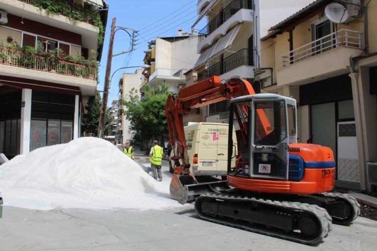 Συνεχίζονται με εντατικούς ρυθμούς τα έργα σε συνοικίες της Λάρισας
