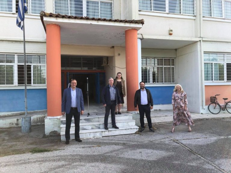 Σχολεία επισκέφθηκε ο Δήμαρχος Τυρνάβου