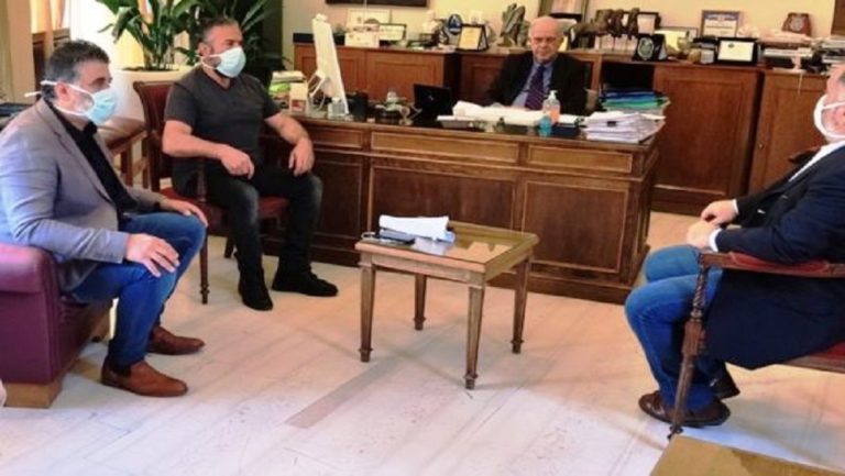 Επαφές του Δημάρχου για τα προβλήματα λόγω κορονοϊού