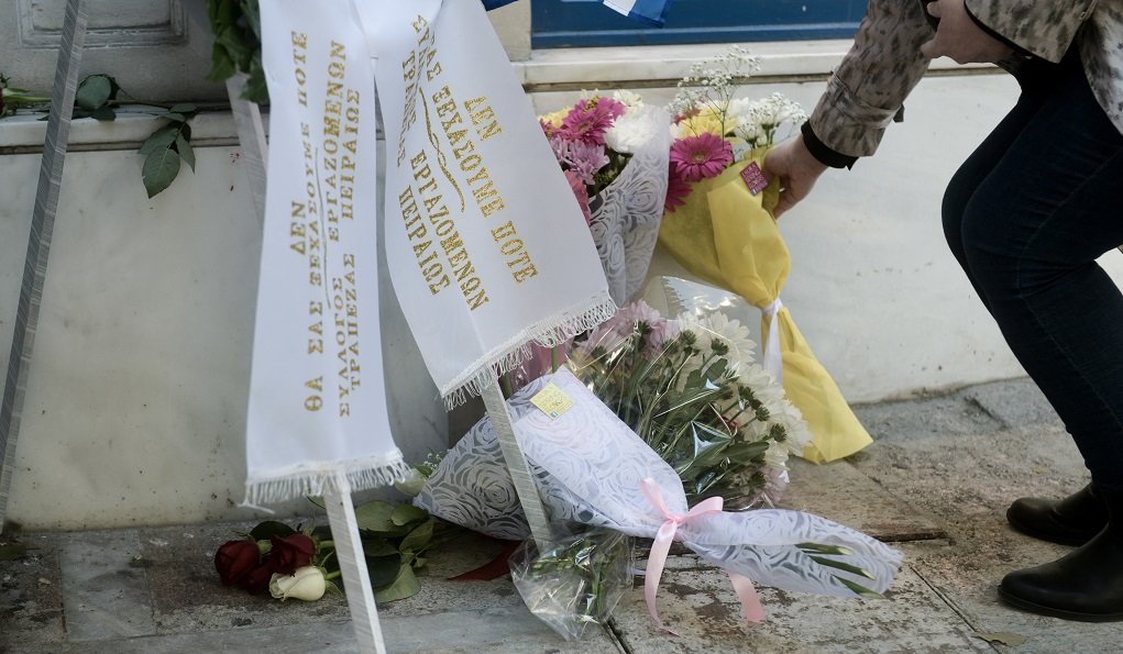 Πολιτική και Πολιτειακή ηγεσία τίμησαν τους νεκρούς της Marfin (video)