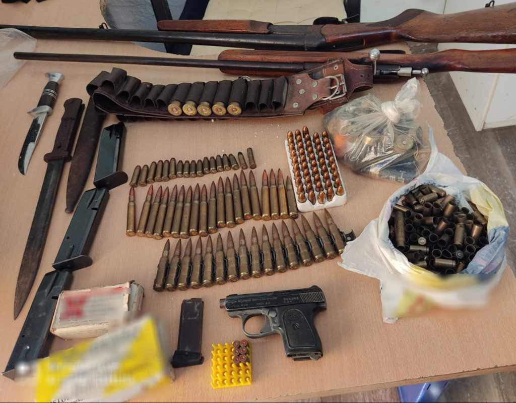Δύο συλλήψεις για… μικρό οπλοστάσιο στο Ηράκλειο