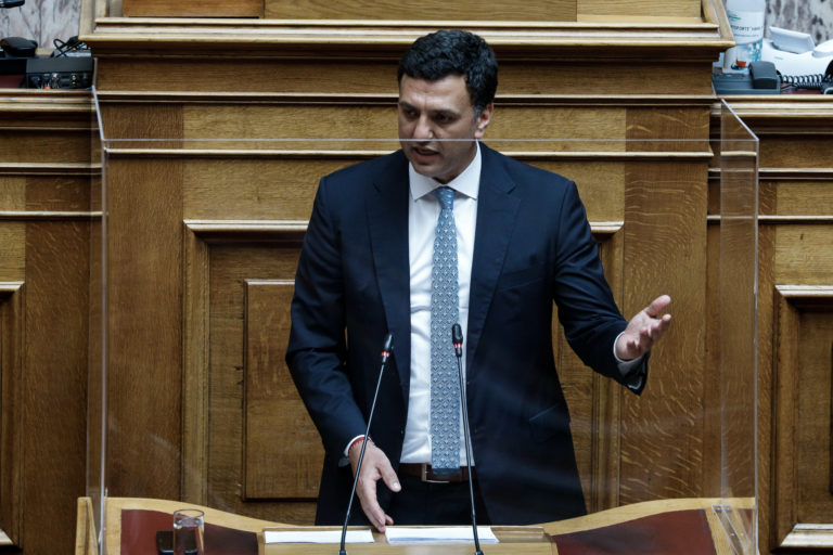 Βουλή: Αντιπαράθεση Κικίλια-ΣΥΡΙΖΑ για τη διαχείριση της πανδημίας και την επόμενη ημέρα του ΕΣΥ