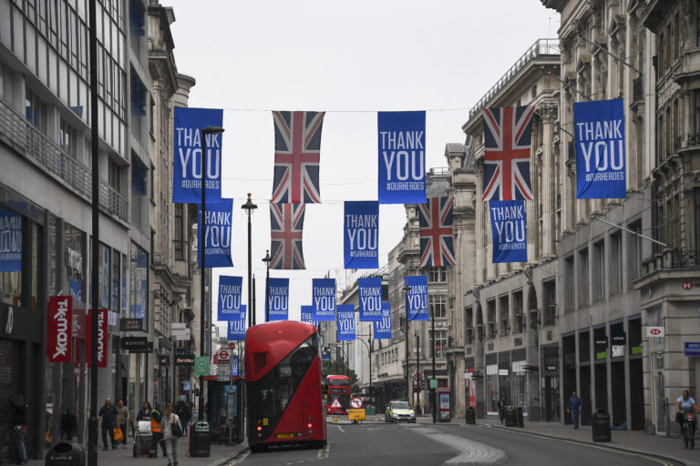 Πανδημία, διαδηλώσεις και…Brexit – Άλλη μία μέρα στη Βρετανία