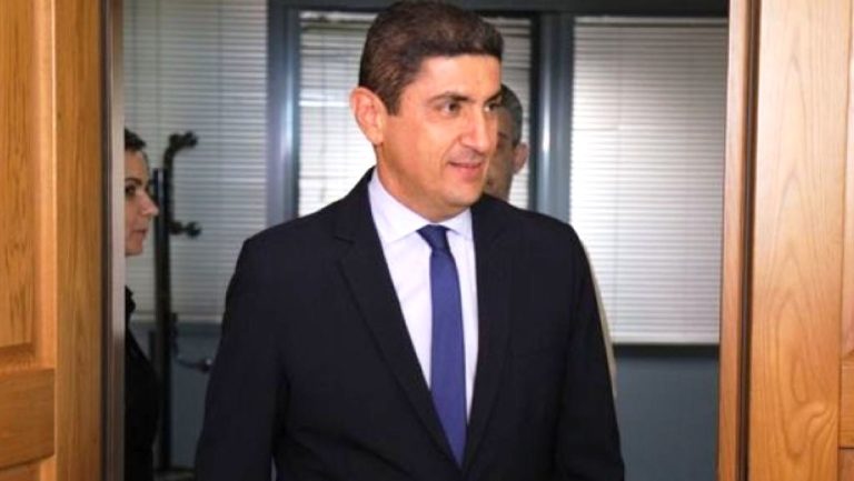 Αυγενάκης: «Από Ιούνιο η συζήτηση για την επιστροφή φιλάθλων στα γήπεδα»