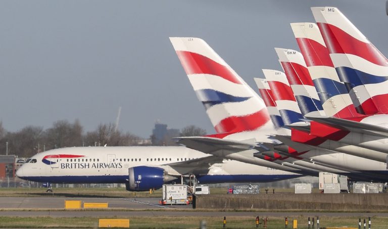 Βρετανία: Eξετάζεται παράκαμψη της καραντίνας με αερογέφυρες για ορισμένες χώρες 