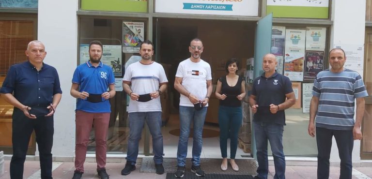 Προσφορά μασκών στο Κοινωνικό Παντοπωλείο από το Σύλλογο Μαραθωνοδρόμων