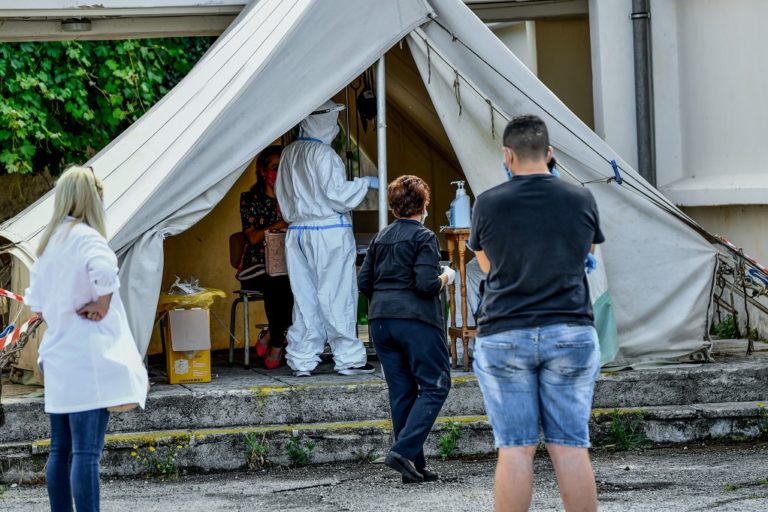 Αρνητικά 36 δείγματα από την Παραμυθιά -16 νέα κρούσματα συνολικά-1 στις φυλακές Κορυδαλλού(video)