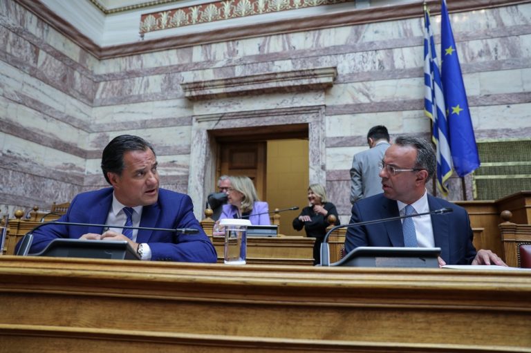 Στοιχεία για την ενίσχυση των επιχειρήσεων έδωσαν στη Βουλή Γεωργιάδης και Σταϊκούρας