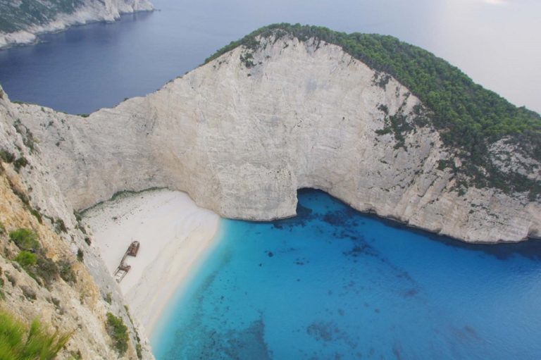Θερμό κάλεσμα από ξένα MME για διακοπές στην Ελλάδα