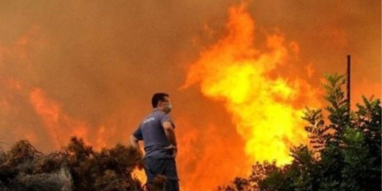 Σε εξέλιξη μεγάλη πυρκαγιά στο Ρέθυμνο
