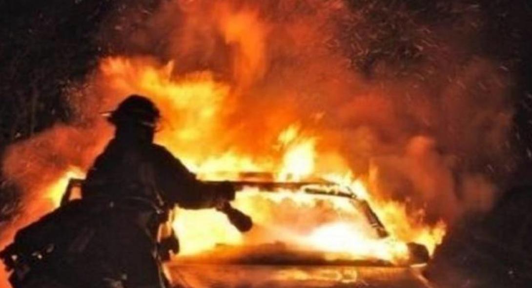 Ιωάννινα: Αυτοκίνητο κάηκε ολοσχερώς, σώος ο οδηγός