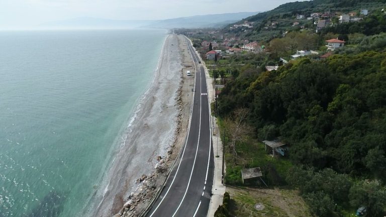 Άρση περιορισμών στην εστίαση στα παράλια του ν. Λάρισας ζητούν οι δήμοι Αγιάς και Τεμπών