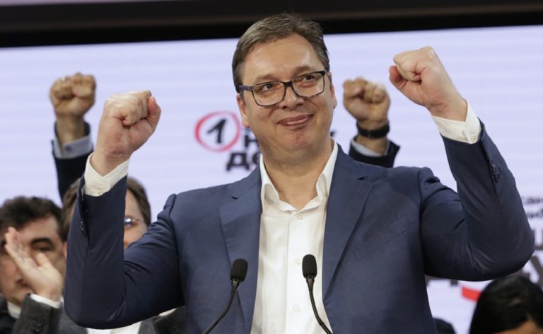 Σερβία: Συντριπτική νίκη με 63% για το κόμμα του Αλεξάνταρ Βούτσιτς (video)