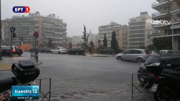 Δρόμοι μετατράπηκαν σε ποτάμια χθες στη Θεσσαλονίκη-Πλημμύρισαν υπόγεια