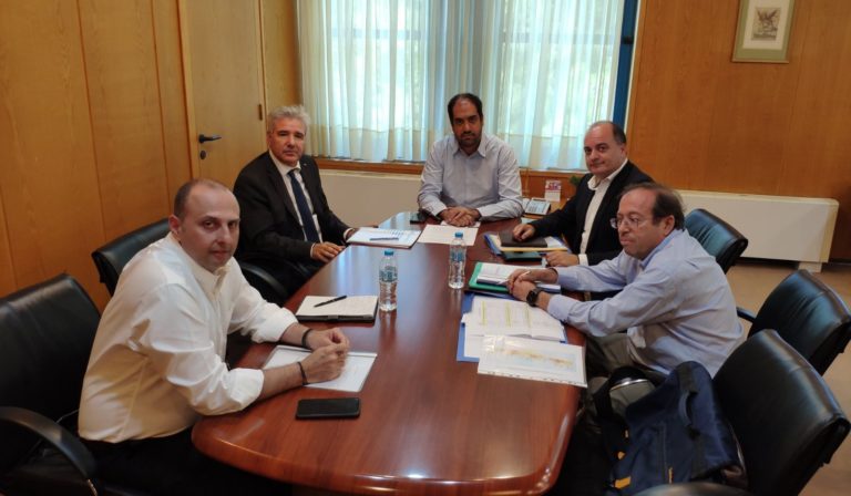 Επαφές Παπαδογιάννη στο Υπουργείο Μεταφορών για τον Ο.Α.Κ.