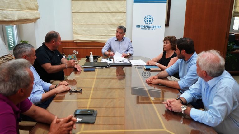 Συμβάσεις για τη διάβρωση ακτών και το οδικό δίκτυο