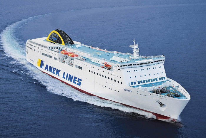 Χανιά: Μηχανική βλάβη στο πλοίο « Έλυρος»