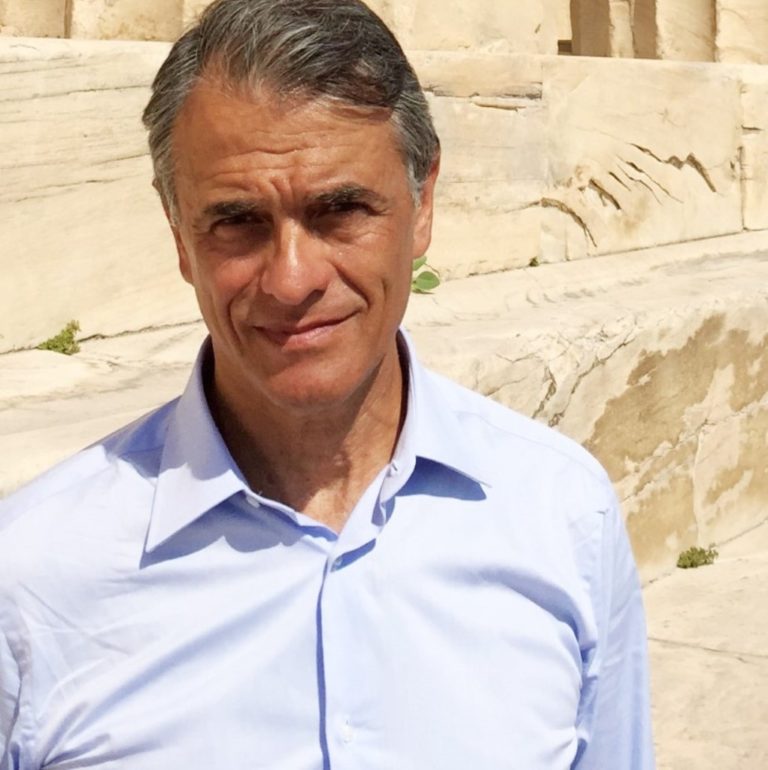Ο βραβευμένος ποιητής Χάρης Βλαβιανός στη «Φωνή της Ελλάδας»